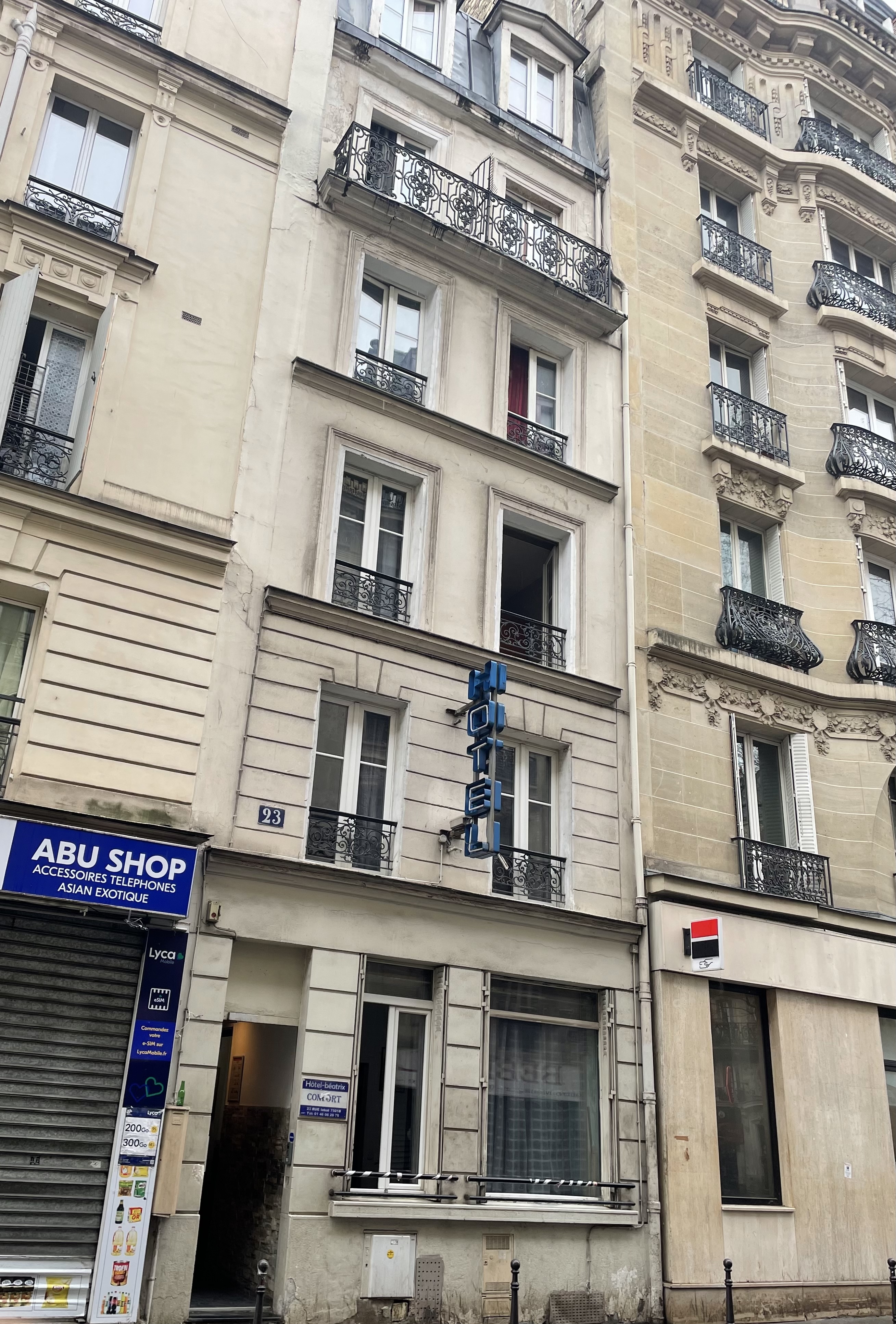 23 rue Labat, l'hôtel qui existe encore où le père et la mère de Sarah ont logé un temps à leur arrivée à Paris depuis la Pologne.