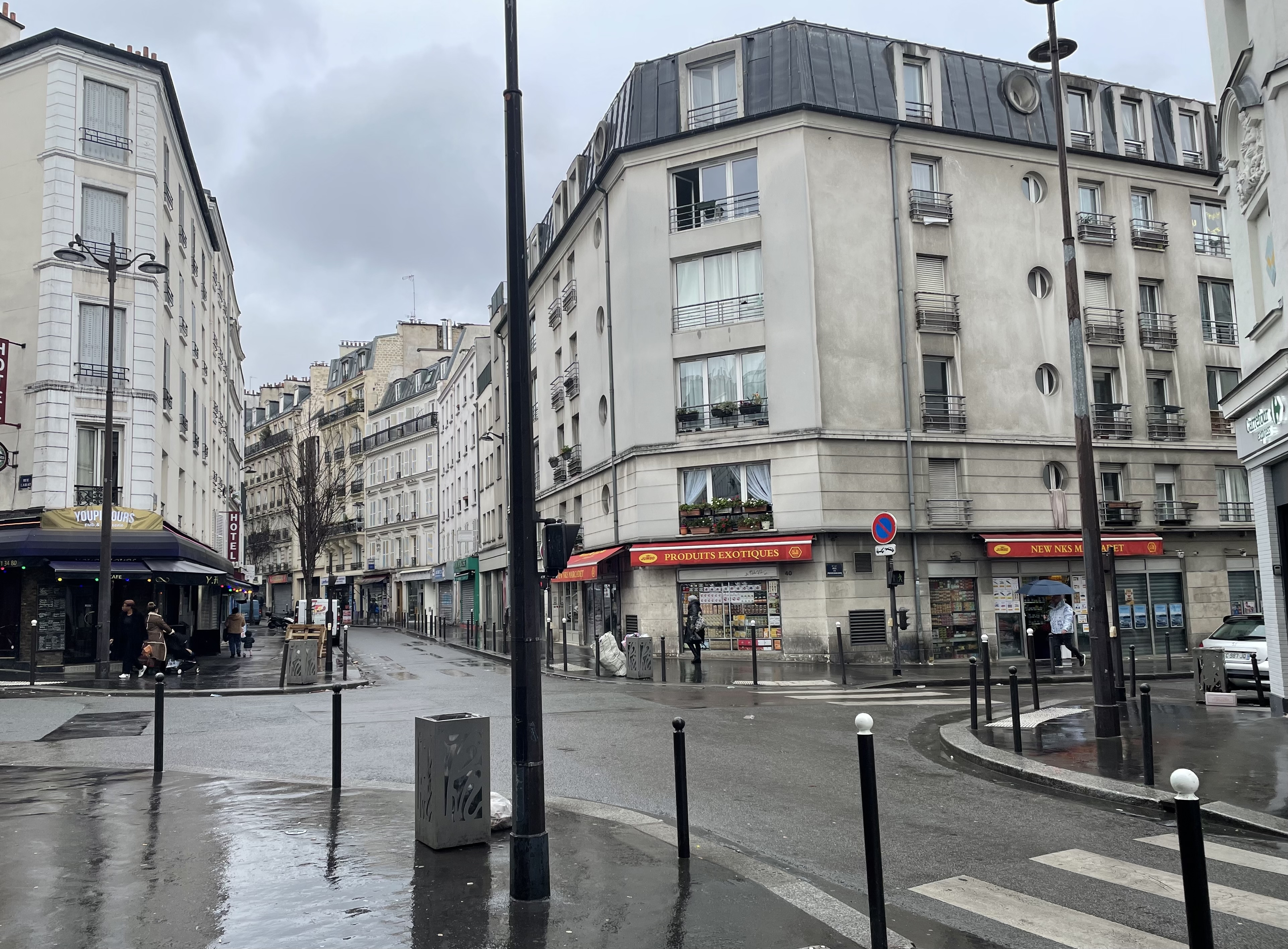 Le croisement des rues Marcadet, Poissonniers et Labat.
