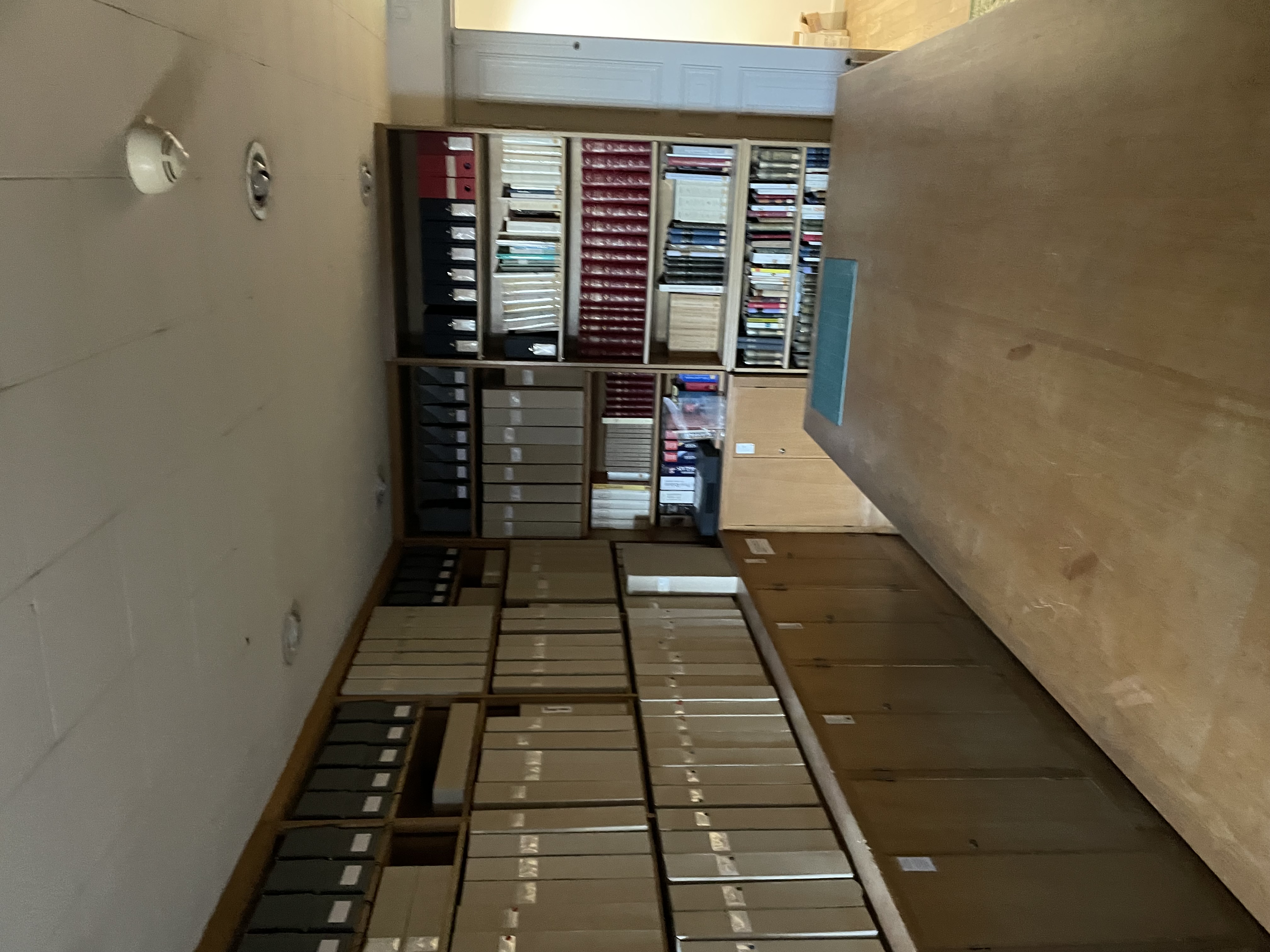 Une deux deux pièces de la bibliothèque située au 3e étage de la maison Victor Hugo à Paris.